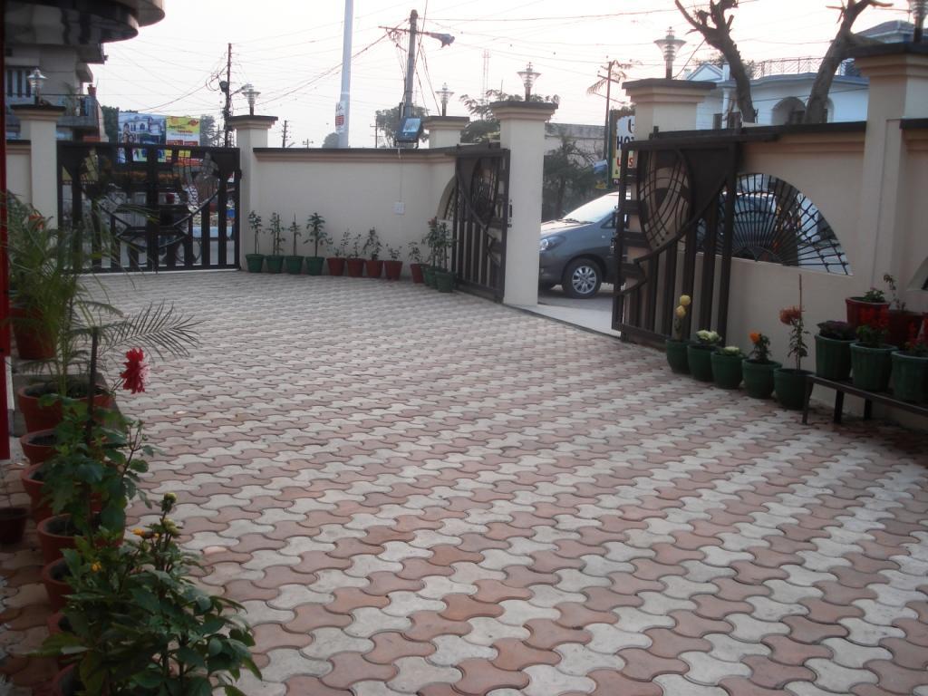 Hotel Utsav Dehradun Eksteriør bilde