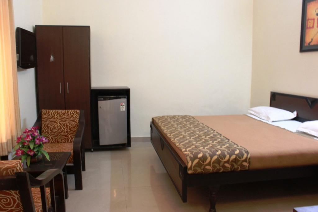 Hotel Utsav Dehradun Eksteriør bilde