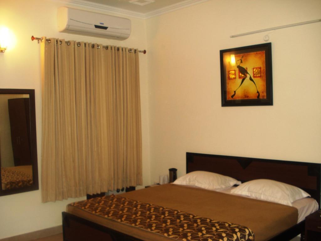 Hotel Utsav Dehradun Eksteriør bilde