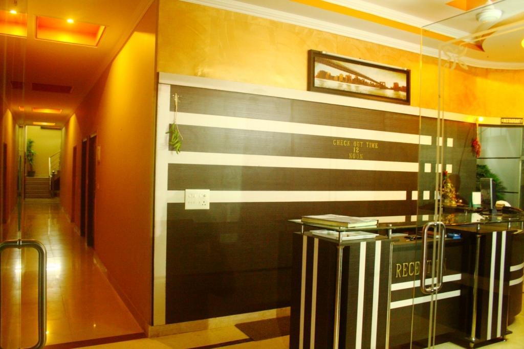 Hotel Utsav Dehradun Eksteriør bilde