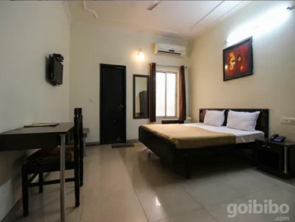 Hotel Utsav Dehradun Eksteriør bilde